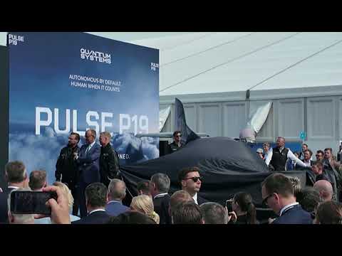 First look at the new Drone - PULSE P19 Quantum Systems Friedrich Merz Federal Chancellor of Germany