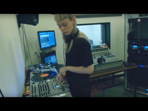 Mama Snake in TweakFM (Ectotherm, Apeiron Crew)