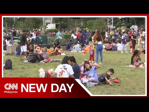 Filipinos celebrate New Year in Luneta