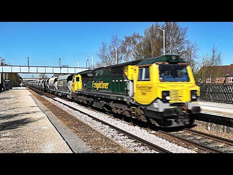 70 001, 6Z56, Tunstead to Hull Dairycoates opens up at Gilberdyke. 20/04/2021.