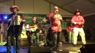 Art Tigerina Band with Sunny Sauceda - Botoncito De Carino & Estupido Corazon Kansas City 09-17-16