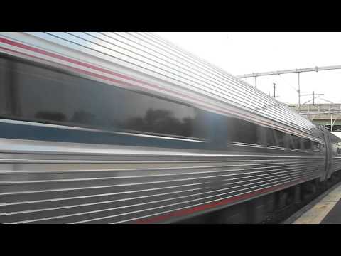 (HD) 928 leads 714 through Readville with horn.