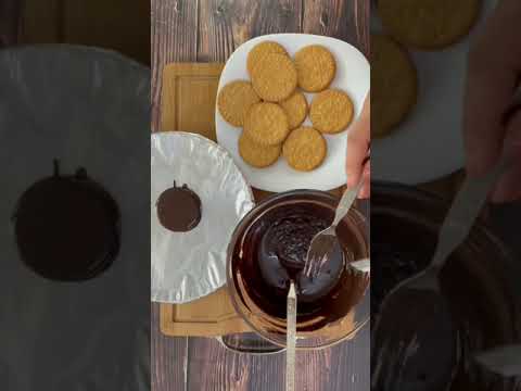 Marie Biscuit Chocolates | Cookie Chocolates | Saru’s Kitchen #Shorts