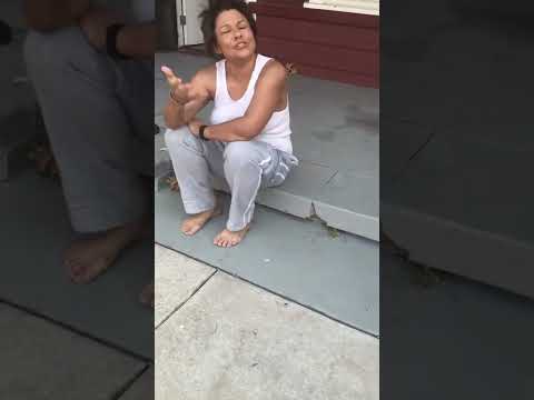 When crack head thinks your house is hers 🤔🤯