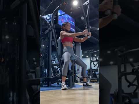 Body transformation (skinny to muscular female) 😱 #shorts Credits: natifoodiefitness