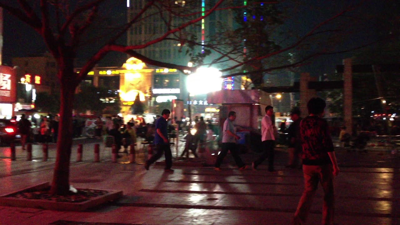 Immersive street-level walking tour through Huaibei Xiangshan, China, showcasing authentic urban landscapes, local architecture, and the vibrant atmosphere of the city's neighborhoods