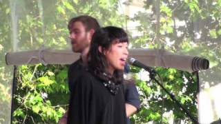 &quot;Looking Glass&quot; by Little Dragon [LIVE]