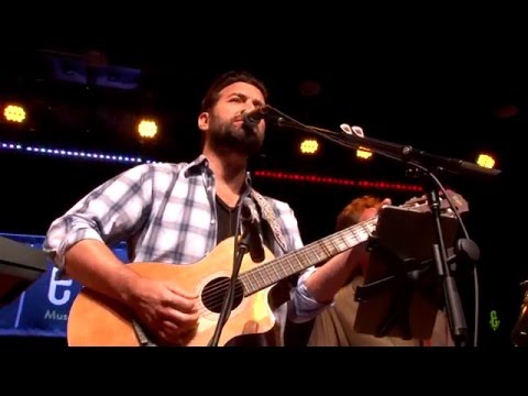 Bob Schneider - The Stars Over Your House (eTown webisode #934)