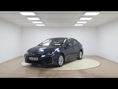 Toyota Corolla 1.8 Hybrid Luna Saloon - Image 2
