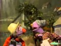 Classic Sesame Street - Song: "There's a Hole in the Bucket"