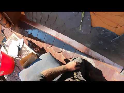 Farbige Blume aus Schiefer an Gaubenfront - Teil 1 - Schieferdecker Sachsen