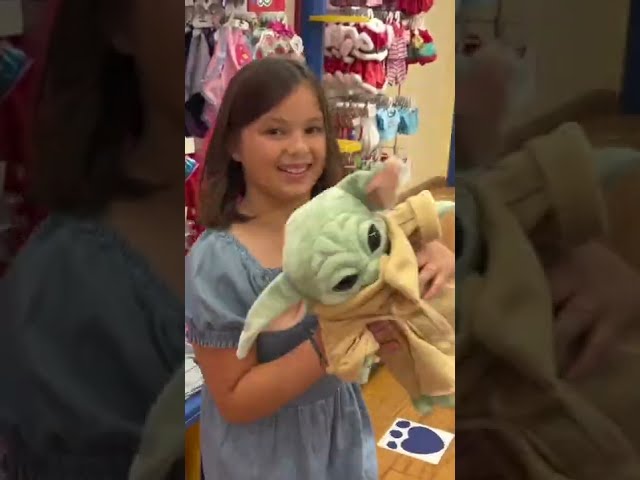 Vídeo relacionado con Disney Star Wars Mandalorian Grogu The Child Headband Costume Accessory, Official License