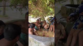 H&igrave;nh Ảnh Anh Chị Việt Kiều Trải Nghiệm Tắm B&ugrave;n M&agrave; Tưởng Tắm S&igrave;nh 😆 #funny #nhatrang