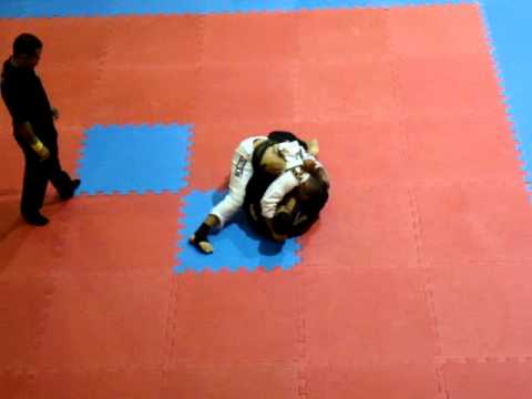 LUCIANO CARDOSO (Lotus Club)  vs BURTON DE ARAUJO  BRASILEIRO 2011 CBJJE