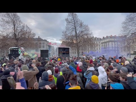 "Val OTF" feat "Amos"  Nomade