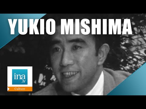 1966&nbsp;: Rencontre avec Yukio Mishima parlant français | Archive INA