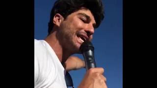 Fruela canta "Overload" y "Blaming you" en el Pride de Maspalomas.