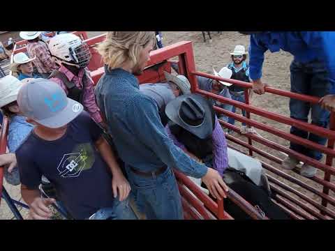 Maverick Barlow bull riding in Bryce canyon