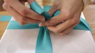 Giftology: How to Make a Bow