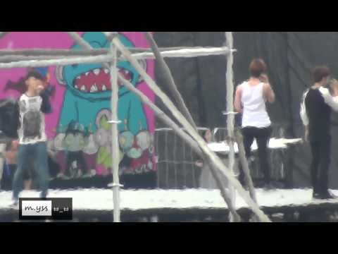 SMT SG Rehearsal - Ryeowook, Onew, Chen, Baekhyun Open Arms 11222012