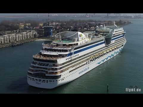 Einlaufen der AIDAsol in Warnemünde am 24.04.2021 aus der Vogelperspektive