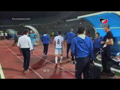 لاعبو «بيراميدز» يهنئون هادي خشبة عقب فوزهم علي طنطا في كأس مصر