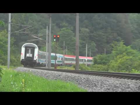 EC 150 Emona Ljubljana - Wien Hbf (letzter Kurswagen von Rijeka) in Spielfeld-Staatsgrenze