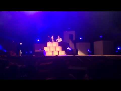 NOCHEVIEJA 2012 BRIAN CROSS/SORAYA