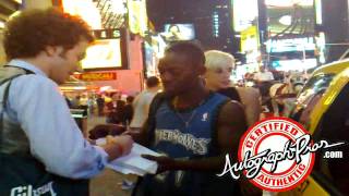 Agyness Deyn Signing Autographs in New York - Autograph Pros Celebrity Autographs