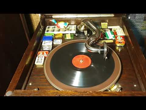 I love a Piano. Joe Fingers Carr  and the Ewing Sisters. 78rpm