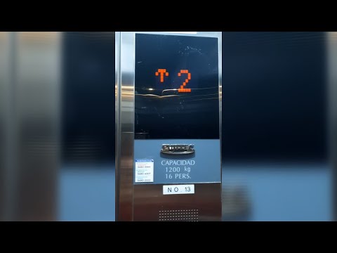 FUJITEC Ascensor Tracción @ Aeropuerto Internacional Ezeiza, Ezeiza, Buenos Aires, Argentina