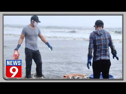 Randeep Hooda helps clean up Mumbai Beach