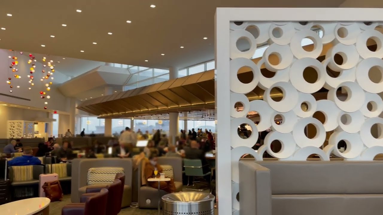 Delta Air Lines Delta Sky Club (Gate D12) thumbnail