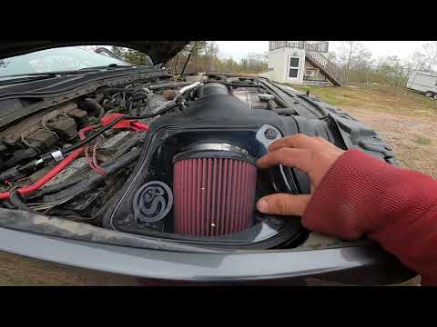 2019 Ford F350 6.7 Powerstroke Diesel S&B Cold Air Intake Install! Sounds AWESOME and Better on Fuel
