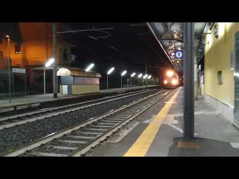 Treno Merci con la E.652 in transito a Bellizzi.