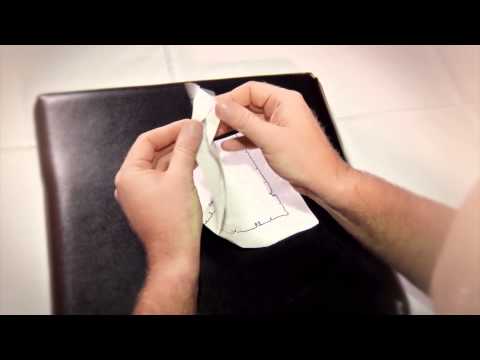 Wie man aus einer Serviette eine Rose faltet
