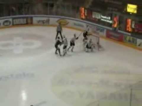 Päähän kohdistunut taklaus 24.1.2014, JYP-Akatemia - Peliitat