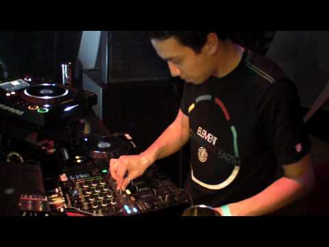 LAIDBACK LUKE - SHOW ME LOVE - LIVE @ AVAWONG 1.16.10