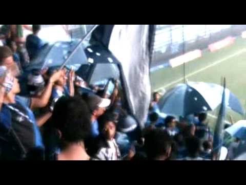 "Han pasado 80 años... - Boca del Pozo - Emelec" Barra: Boca del Pozo • Club: Emelec • País: Ecuador