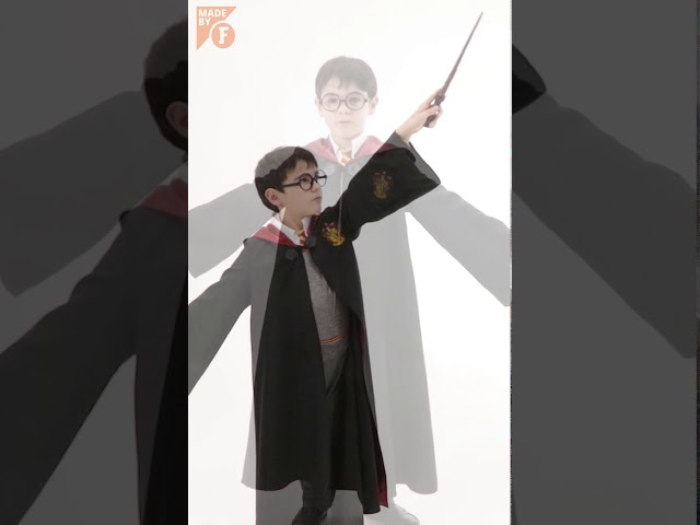 Vídeo relacionado con Funidelia Corbata Oficial Harry Potter Gryffindor para niños. Incvluye: Corbata con nudo y cierre de velcro. Accesorios de disfraces para niños - Traje para niños para fiestas, Carnaval y Halloween