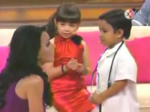 download lagu mp3 mp4 Pequeos Gigantes, download lagu Pequeos Gigantes gratis, unduh video klip Pequeos Gigantes