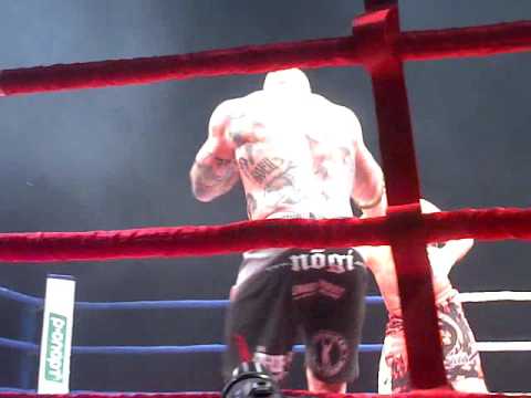 В Белгороде перчатки Монсона купили за 40 тысяч рублей