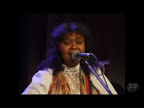 RUBY HUNTER - Ain't No Time For Me To Ever Complain Live on Hessie's Shed