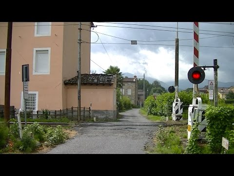Spoorwegovergang Lucca (I) // Railroad crossing // Passaggio a livello