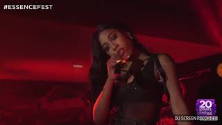 Sevyn Streeter performs &quot;Shattered&quot; with Woody Mcclain