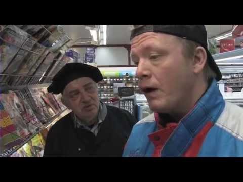 Kenta vid tidningsstället