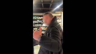 Download lagu Woman confronts alleged racist in busy shopping centre mp3 Download lagu Woman confronts alleged racist in busy shopping centre mp3