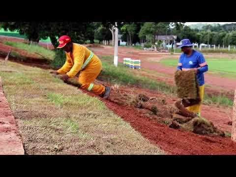 PLANTIO DE GRAMA NO PARQUE MUNICIPAL EM TERRA NOVA