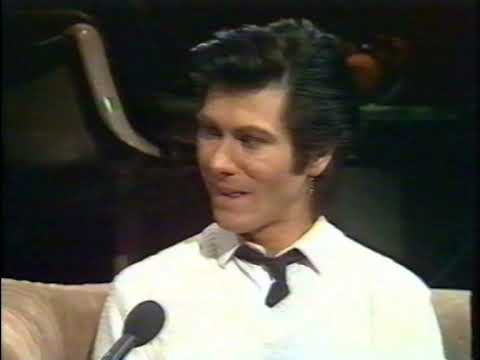 Warren Cann in an awkward interview on swedish TV 1981