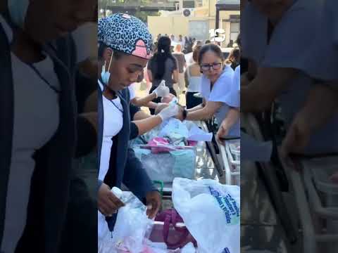 Bebés son atendidos en las calles en Colombia